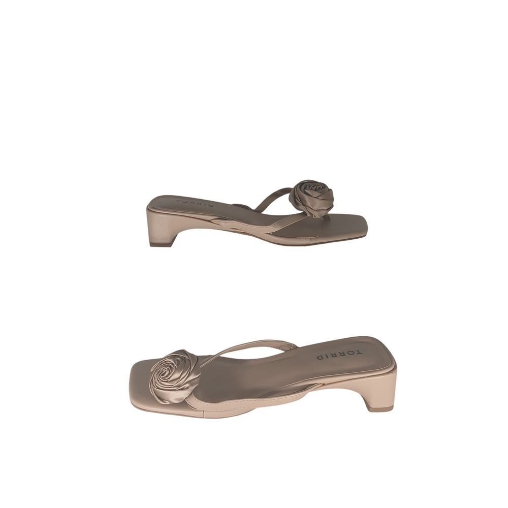 Torrid Rosette Kitten Heel Sandals 7.5WW Beige Square Toe Floral Coquette Chic